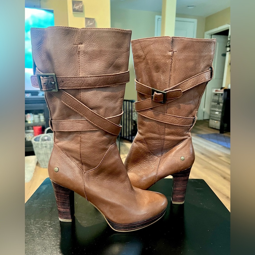UGG 1004150 Jardin women's brown leather high heel boot Sz 9 NWOB
